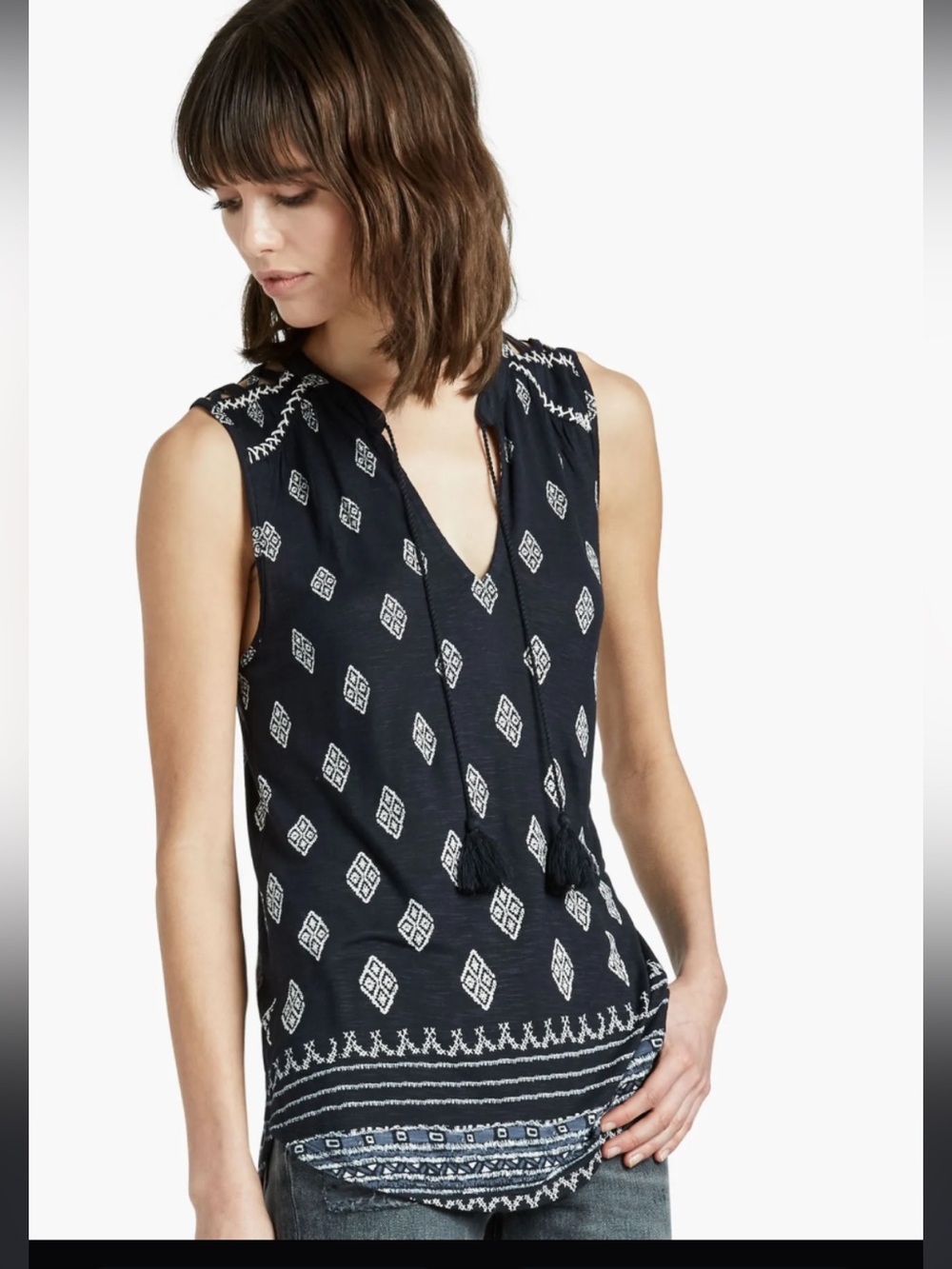 Lucky Brand Sleeveless Navy Diamond Printed Tassel Tie Top. Size XL